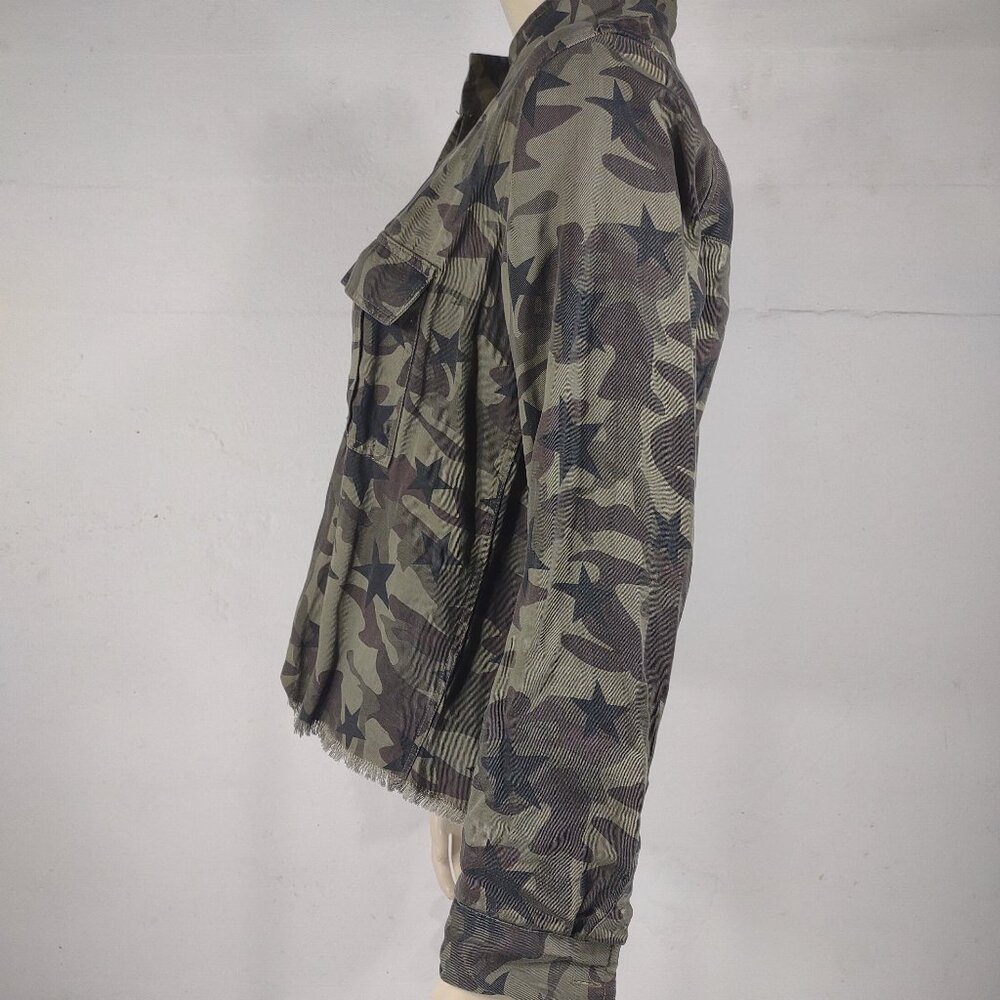 Rails Green Hendrick Star Camo Button Front Shirt… - image 7